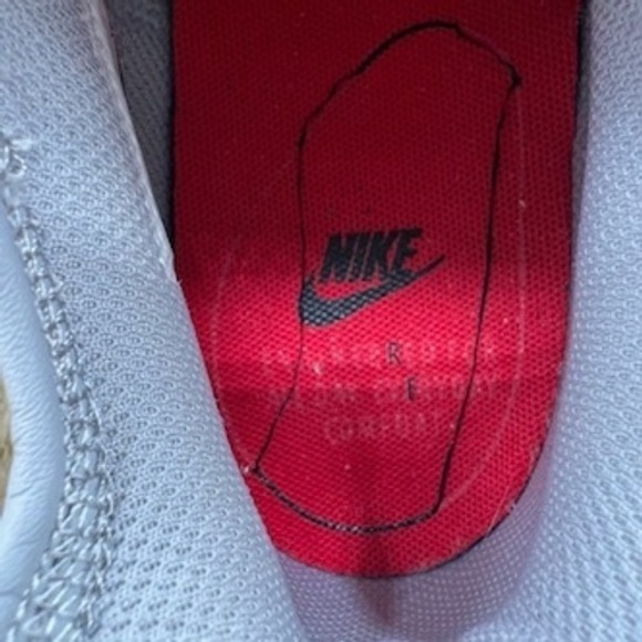 Nike Air Max Motion 2 Men's Size 12 Grey University Red Running Shoes CI7589-001 - Picture 5 of 10